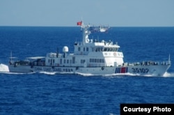 资料照：日本海上保安厅第11管区2016年8月6日公开了当天上午拍摄到在尖阁诸岛（钓鱼岛）附近海域航行的中国海警船照片。