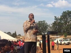 Nelson Chamisa addressing a rally in Chinhoyi on Sunday, November 19, 2018.