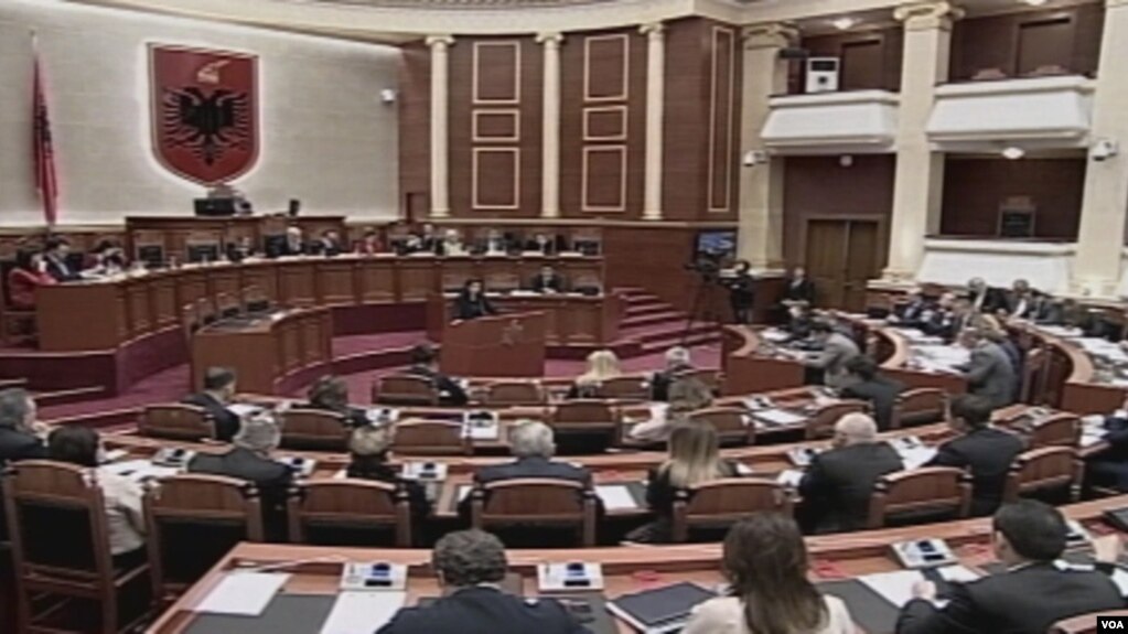Ekstradimi i Seitit, polemika në parlament