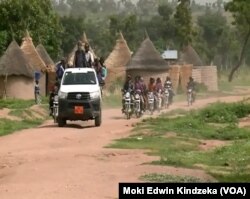Freed hostages are transported to Ngaoui, Cameroon, June 6, 2018. (Moki Edwin Kindzeka/VOA)
