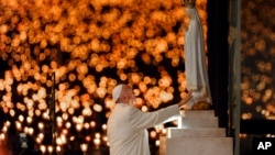 Le pape François mène une messe à Fatima, au Portugal, le 12 mai 2017.