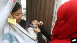 پولیو وائرس کے خاتمے کے لیے حکومت پاکستان وقتاً فوقتاً مہم چلاتی رہتی ہے۔