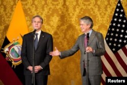 Menteri Luar Negeri AS Antony Blinken dan Presiden Ekuador Guillermo Lasso berpidato di depan media, di Quito, Ekuador 19 Oktober 2021. (Foto: REUTERS/Santiago Arcos)
