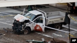 Truk pickup yang melaju di jalur sepeda dan menewaskan beberapa orang di Manhattan selatan, Selasa (31/10).