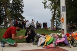 Warga Kanada berkumpul untuk mendoakan para korban serangan teroris, Selasa (8/6).