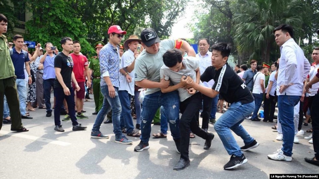 Một cuộc biểu tình chống hai dự luật đặc khu và an ninh mạng tại Việt Nam.