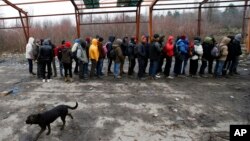 Migranti na granici Srbije i Hrvatske (arhivska fotografija)