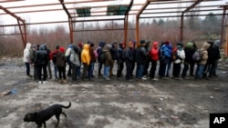 Arhiva - Migranti pokraj Šida, Srbija, 18. decembar 2017.