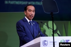 ARCHIVO - El presidente de Indonesia, Joko Widodo, habla el 2 de noviembre de 2021 en Glasgow, Escocia.