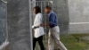 Обама посетил бывшую тюрьму Нельсона Манделы 