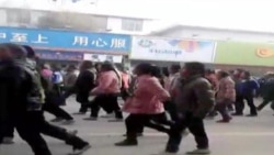 Thousands of Tibetan students today took to the streets in Rebgong in north-eastern Tibet