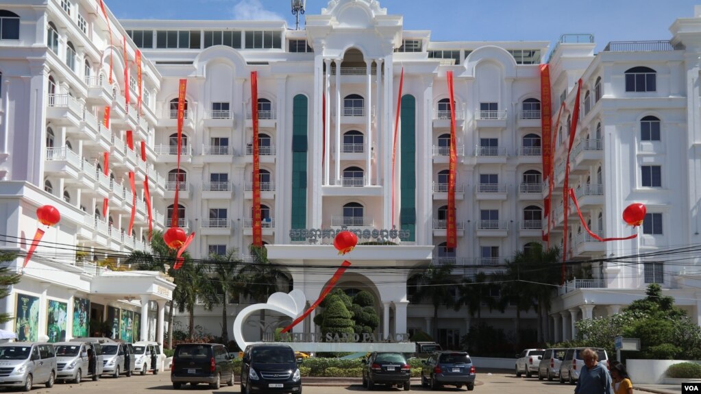 The White Sand Palace hotel in Sihanouk ville which has currently been updated with a casino nearby to welcome Chinese tourists (Sun Narin/VOA Khmer)