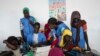 Des élèves voilées à Dakar au Sénégal le 19 mai 2017. (R. Shryock/VOA)