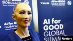 日内瓦国际通讯联盟展示的一款集人工智能技术的机器人