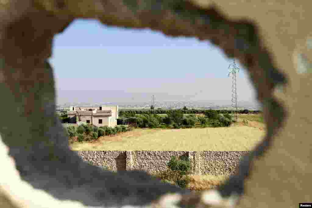 A view of the Shi&#39;ite villages of Nubbul and Al-Zahraa in the Aleppo countryside June 30, 2013.&nbsp;