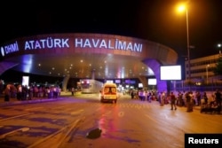 فرودگاه آتاتورک در شرق استانبول قرار دارد.