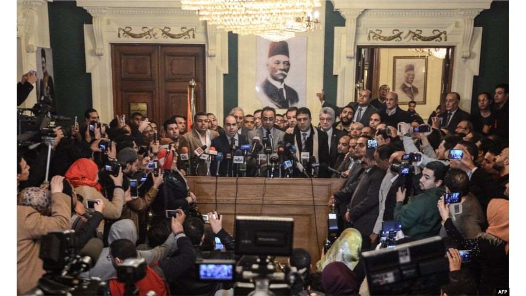 Hani Sarie-Eldin, member of the Supreme Committee of the Wafd Party, speaks to the press at the headquarters of the party following a meeting, in the capital Cairo, on Jan. 27, 2018.