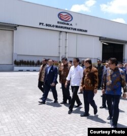 Presiden Jokowi meresmikan pabrik mobil Esemka, PT Solo Manufacturing Kreasi SMK di Boyolali Jawa Tengah, Jumat 6/9 (Courtesy: Setpres RI).