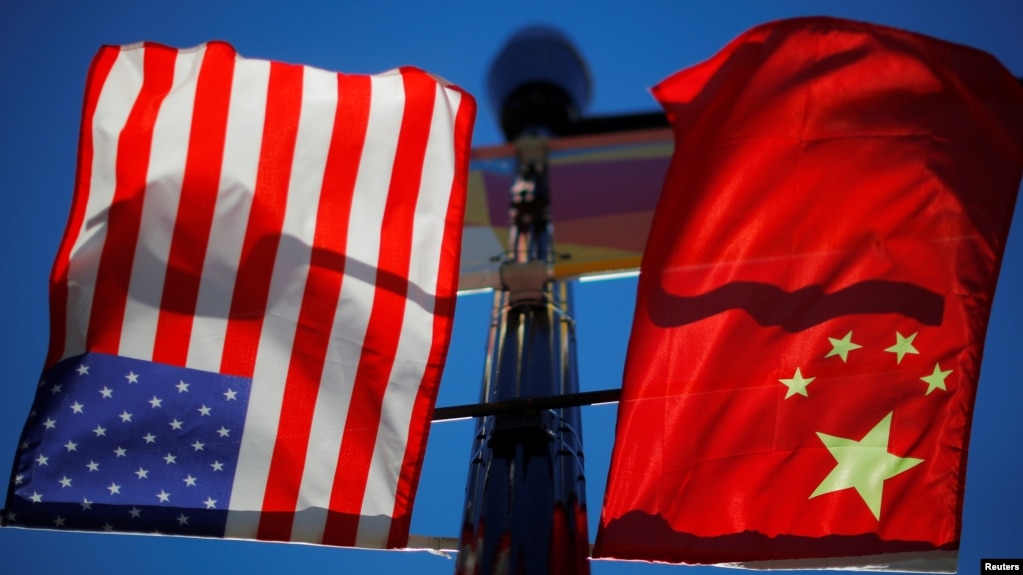 资料照：美国波士顿中国城社区飘扬的美中国旗（2019年11月1日）(photo:VOA)