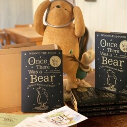 Buku terbaru Winnie The Pooh "Once There Was A Bear" (Twitter/@PoohCornerUK)