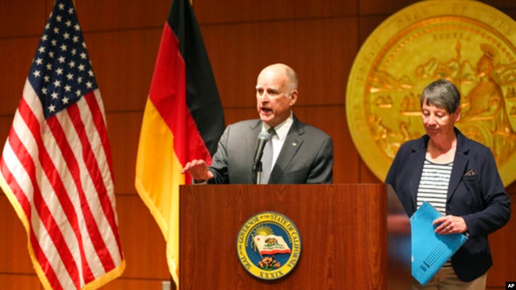 Губернатор Калифорнии Эдмунд Браун и министр по защите окружающей среды Германии Барбара Хендрикс