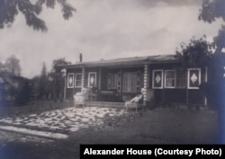 Alexander House in the 1930s (photo credit: Lotte Jacobi)