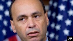 El representante a la Cámara por el estado de Illinois, el demócrata Luis Gutiérrez, es uno de los firmantes de la carta.