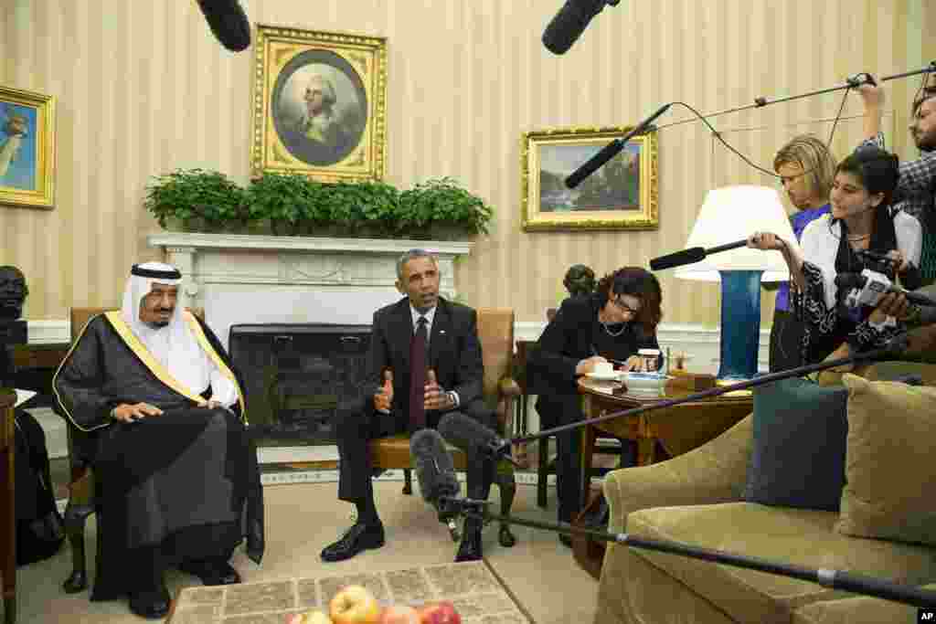 President Barack Obama meets with King Salman of Saudi Arabia in the Oval Office of the White House, Sept. 4, 2015.&nbsp;