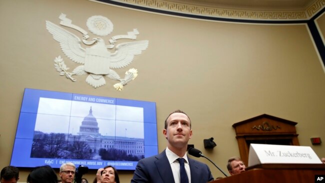 El presidente ejecutivo de Facebook, Mark Zuckerberg ha rendido testimonio ante el Congreso sobre el manejo de la privacidad de los usuarios de la red social en el marco de las investigaciones sobre la intromisión rusa.