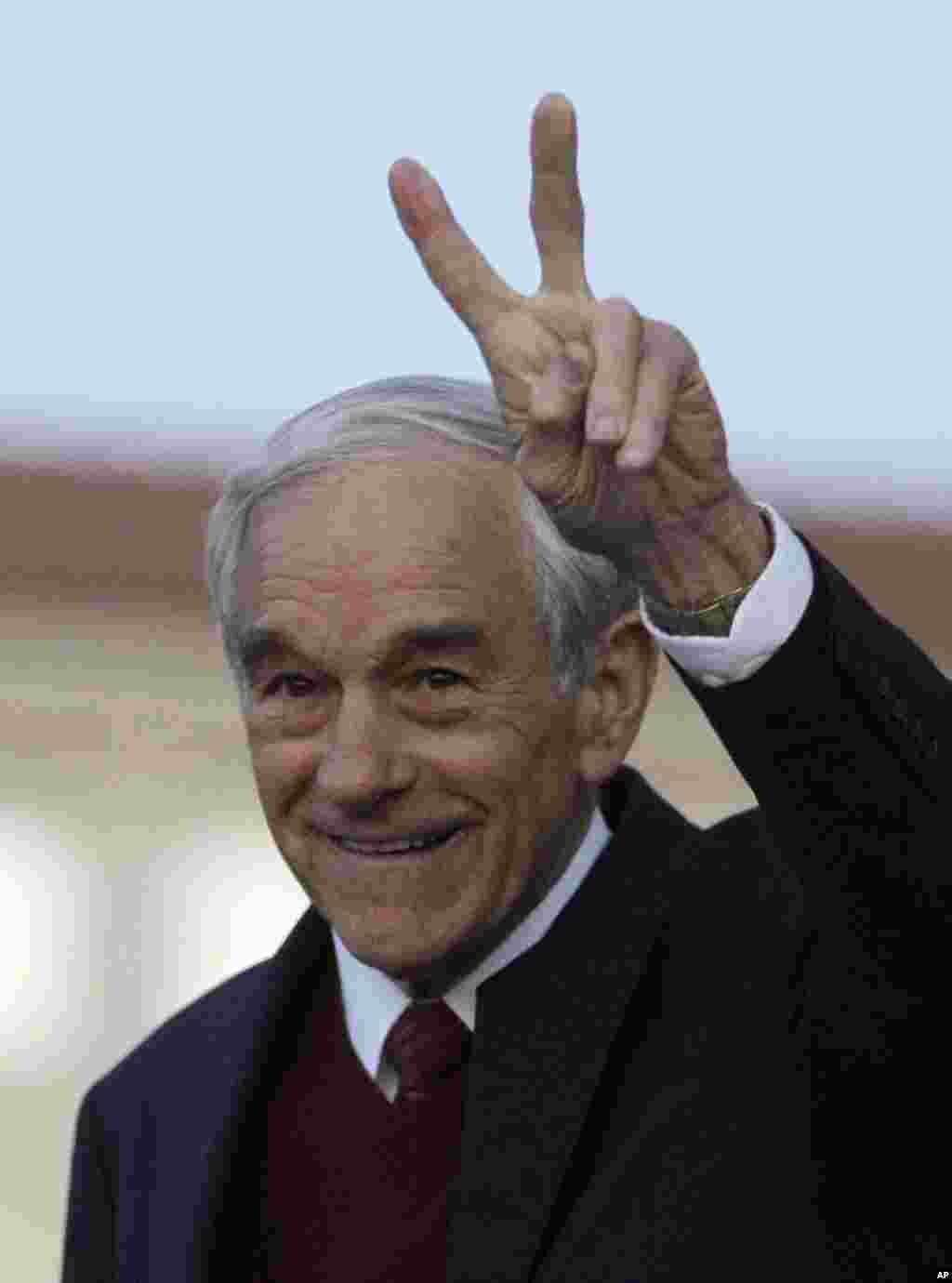 Republican presidential candidate Rep. Ron Paul gestures after speaking at the University of California at Berkeley, April 5, 2012. (AP)