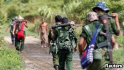 မောင်တောမြို့နယ်တွင်း စစ်သားတွေပါတဲ့ အရပ်သားကား မိုင်းဆွဲတိုက်ခိုက်ခံရ