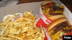 A new study suggests some fast food packaging materials contain potentially harmful chemicals. (Flickr)