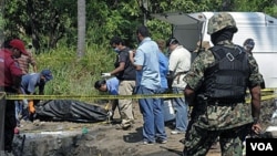Los Zetas son acusados de varios crímenes entre ellos la masacre de inmigrantes indocumentados.