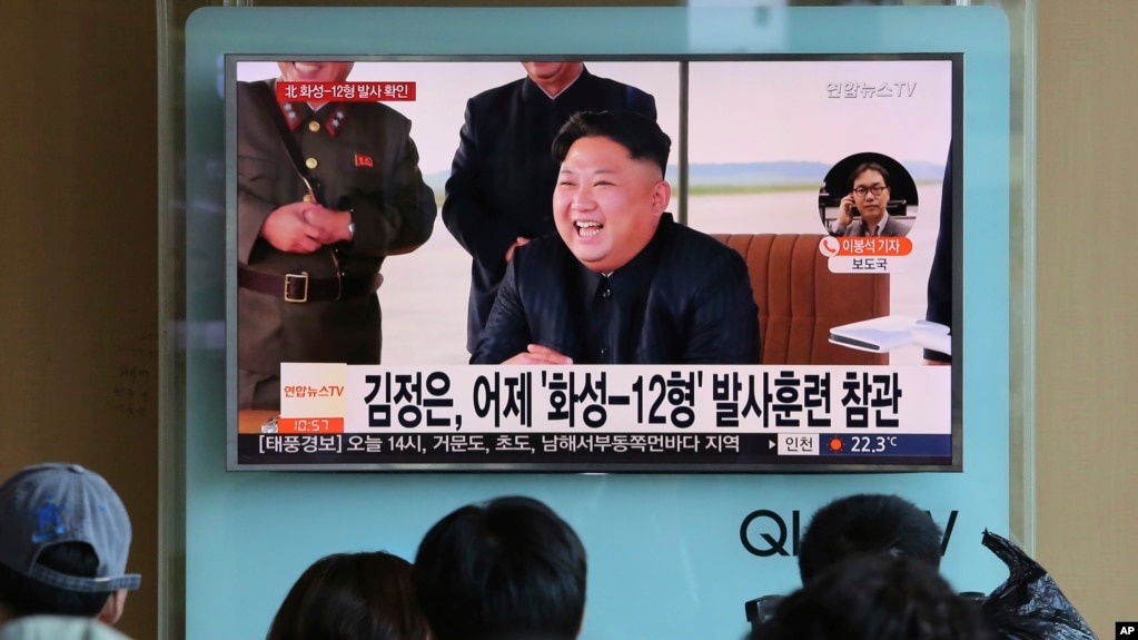 Lãnh tụ Triều Tiên Kim Jong Un trong bản tin nói về vụ phóng thử phi đạn hôm 16/9/17