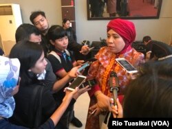 Lena Maryana, Juru Bicara timses Jokowi-Ma'ruf Lena Maryana Mukti memberikan keterangan kepada wartawan di Jakarta Pusat, Sabtu, 22 September 2018. (Foto: VOA/Rio Tuasikal)