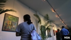 The exhibit, which opened June 25 at the Plantation Hotel, in Phnom Penh, contains 20 paintings.