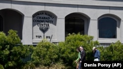 美国加州波威市的一处犹太教堂27日发生枪击事件。