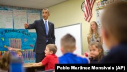 Presidente Barack Obama expuso su plan para asegurar que más niños se gradúen de la escuela totalmente preparados para la universidad y para una carrera.