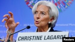 Direktur Dana Moneter Internasional (IMF), Christine Lagarde mengatakan mengurangi kesenjangan dapat membantu pertumbuhan ekonomi (foto: dok).
