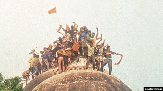 بابری مسجد کو 6 دسمبر 1992 کو منہدم کر دیا گیا تھا۔ (فائل فوٹو)