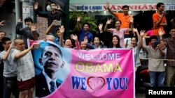 Người dân Sài Gòn chào đón Tổng thống Obama, ngày 24/5/2016.