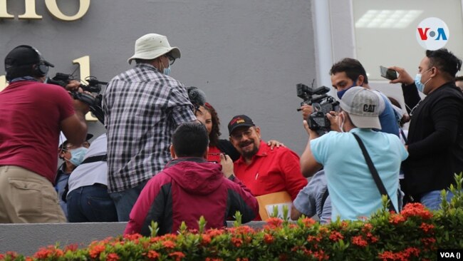 Los únicos medios que tienen entrada al Parlamento son los oficialistas, los cuales no preguntan a los candidatos nada que pueda resultarles incómodos. Foo Archivo VOA.