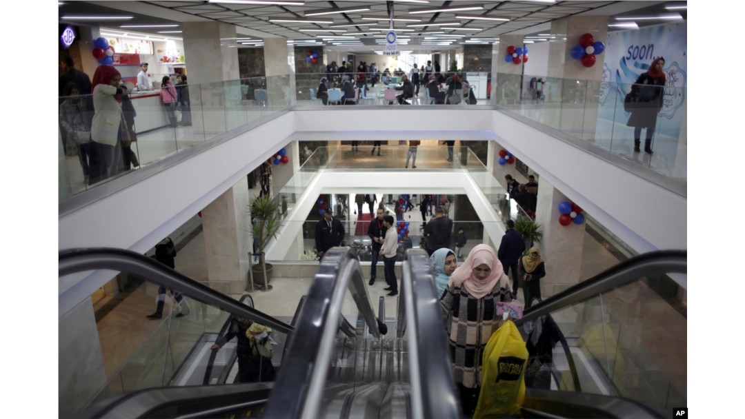 Gazans Excited Over Territorys New Indoor Mall