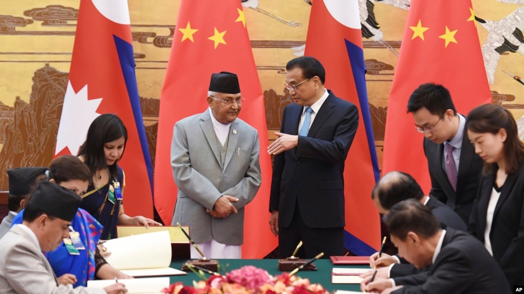 尼泊尔总理奥利在人民大会堂会见中国总理李克强。（2018年6月21日）(photo:VOA)
