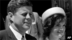 President John F. Kennedy, Jr. and his wife, Jackie.