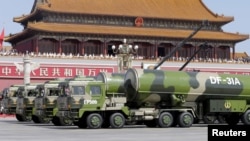 지난 2016년 중국 베이징에서 열린 제2차세계대전종전 70주년 군사행진에 이동형발사대에 장착된 DF-31A 대륙간탄도미사일이 등장했다. (자료사진)