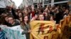 Ribuan Unjuk Rasa di Paris Kecam Presiden Hollande