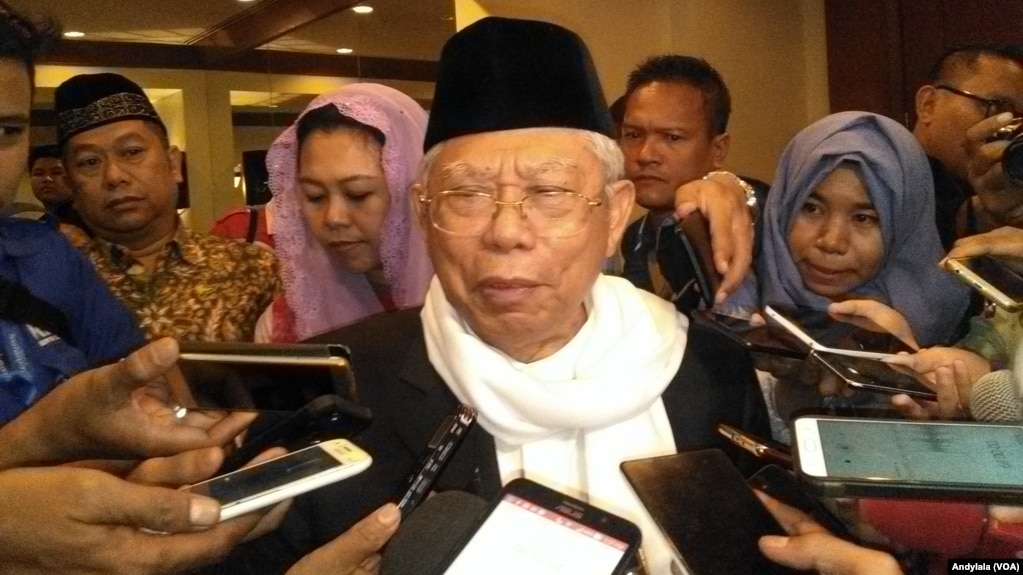Ketua Majelis Ulama Indonesia, Ma'ruf Amin menolak wacana pemisahan agama dan politik. (Foto: VOA/Andylala)