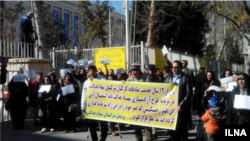 کارکنان سهام عدالت می گویند که هنوز وضعیت شغلیشان مشخص نیست