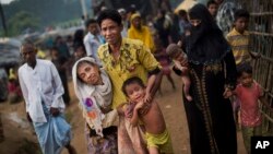 طی حد اقل دو هفتۀ اخیر، نزدیک به ١٢٥٠٠٠ پناهجو از ایالت راخین برما به بنگله دیش فرار کرده اند